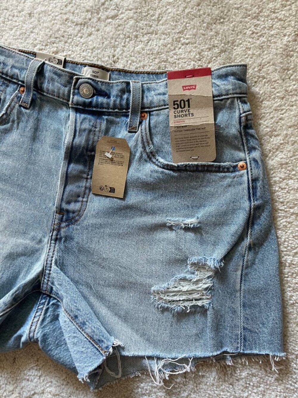 NWT Levi's 501 Mid Rise Curve Stretch Women’s Shorts Size 30 - Picture 2 of 10